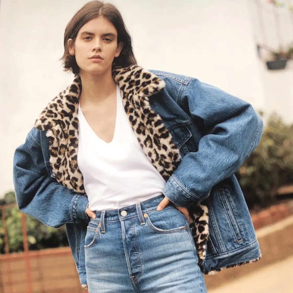 Levis Oversized Denim Jacket with Leopard Lining. Size M